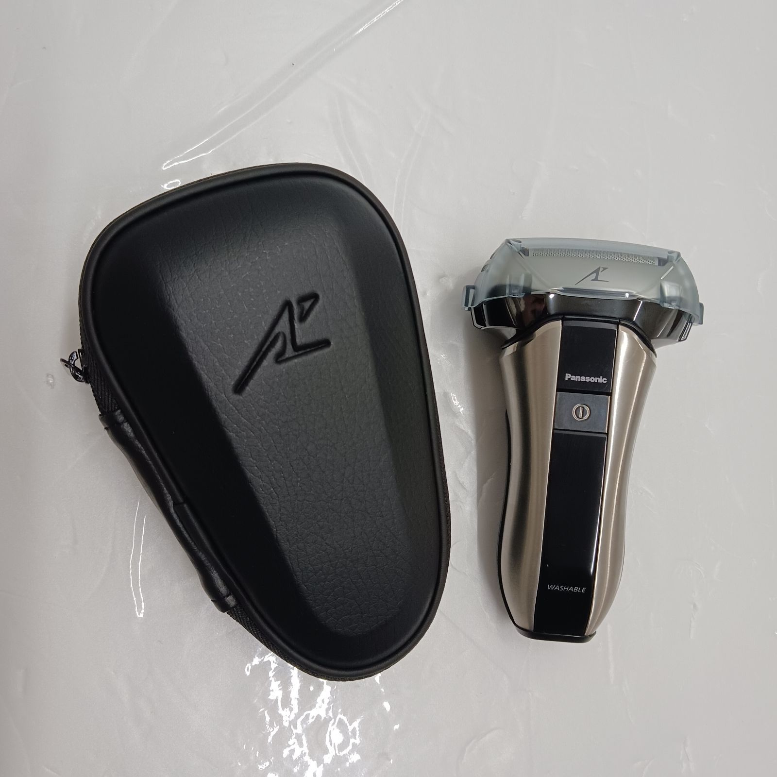 【展示商品】【H4】パナソニック　Panasonic  メンズシェーバー ラムダッシュ[5枚刃/国内･海外対応] ES-CV70-S シルバｰ調