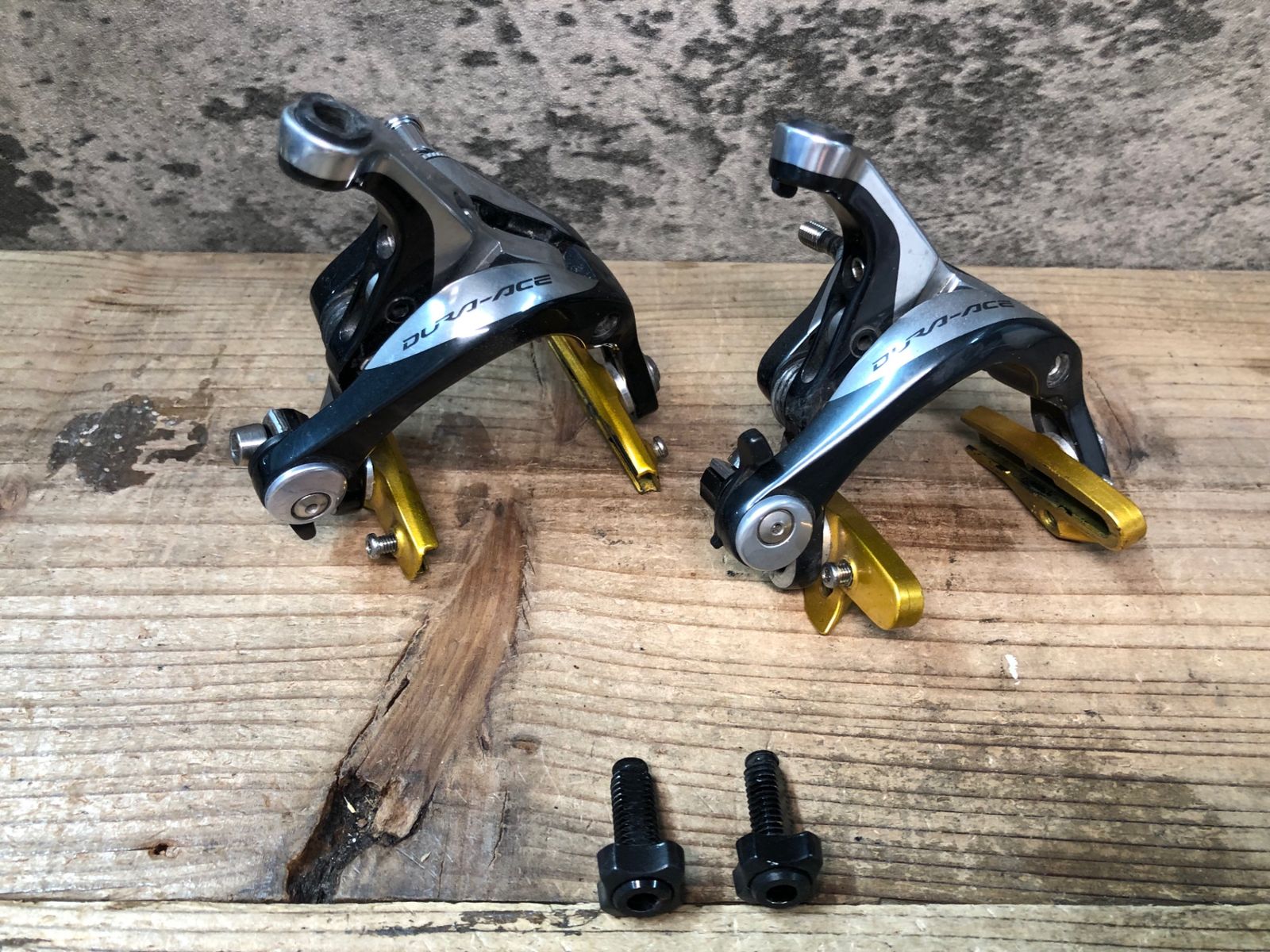 SHIMANO BR-9000 DURA-ACE 前後セット　キャリパーブレーキ SHIMANO 「シマノ」 DURA-ACE BR-9000 キャリパーブレーキセット