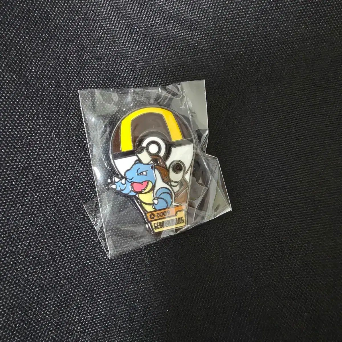 新品 ポケモン バッジ ロッテワールド 気球飛行 水っぽい