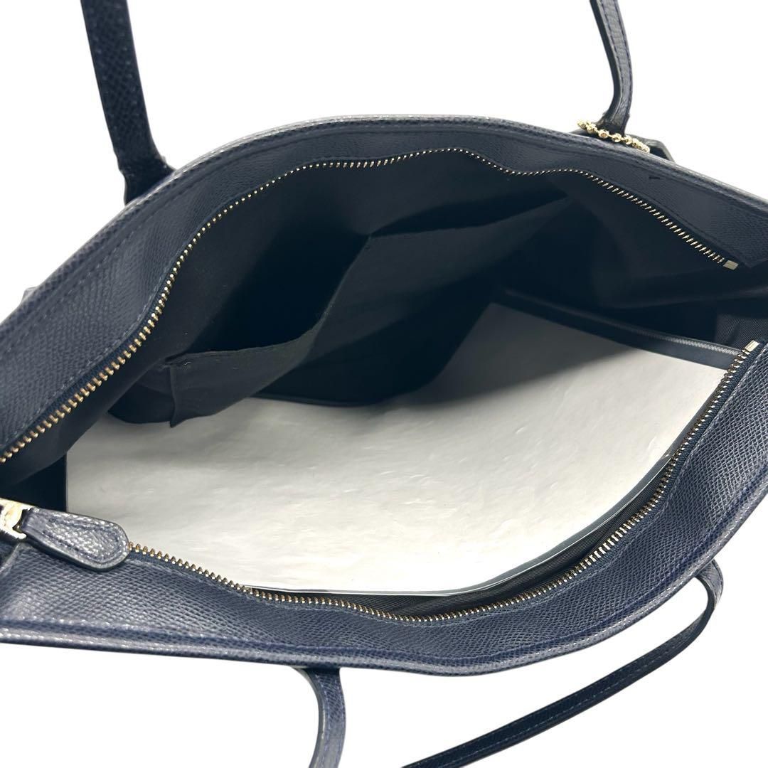 良品 601 COACH シティー トートバッグ A4 PVC ネイビー - メルカリ