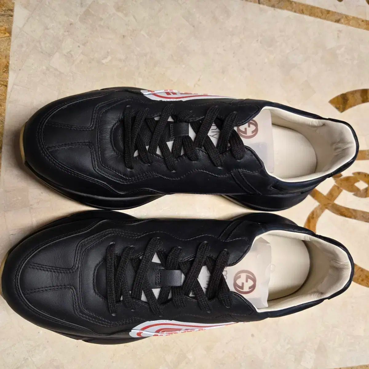 GUCCI グッチ