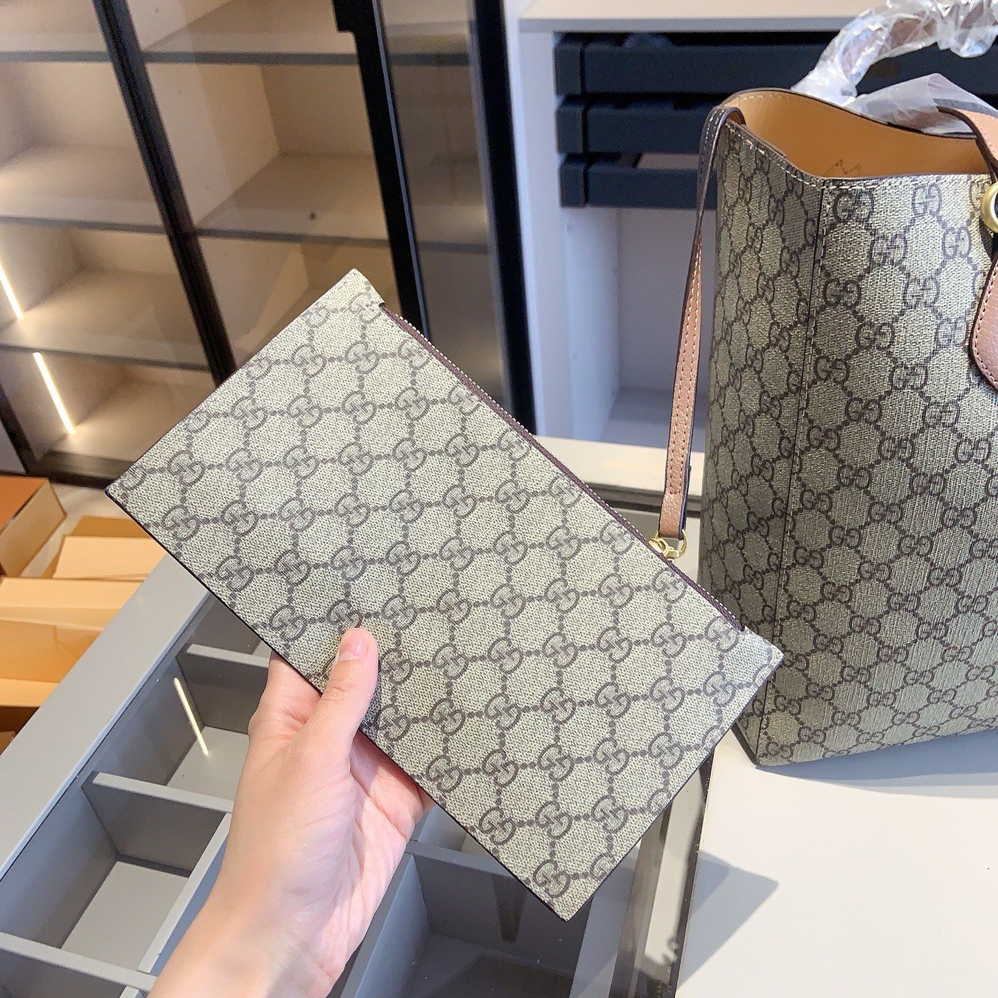GUCCI GGパターン トートバッグ 付属品付き 極美品】グッチ Gucci GGパターン トートバッグ ベージュ ポーチ