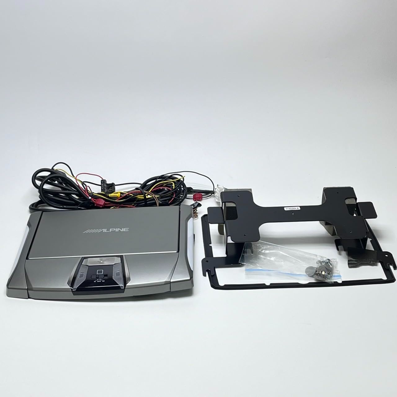 アルパイン ALPINE 10.1インチ フリップダウンモニター シルバー RSH10XS-R-S No2343