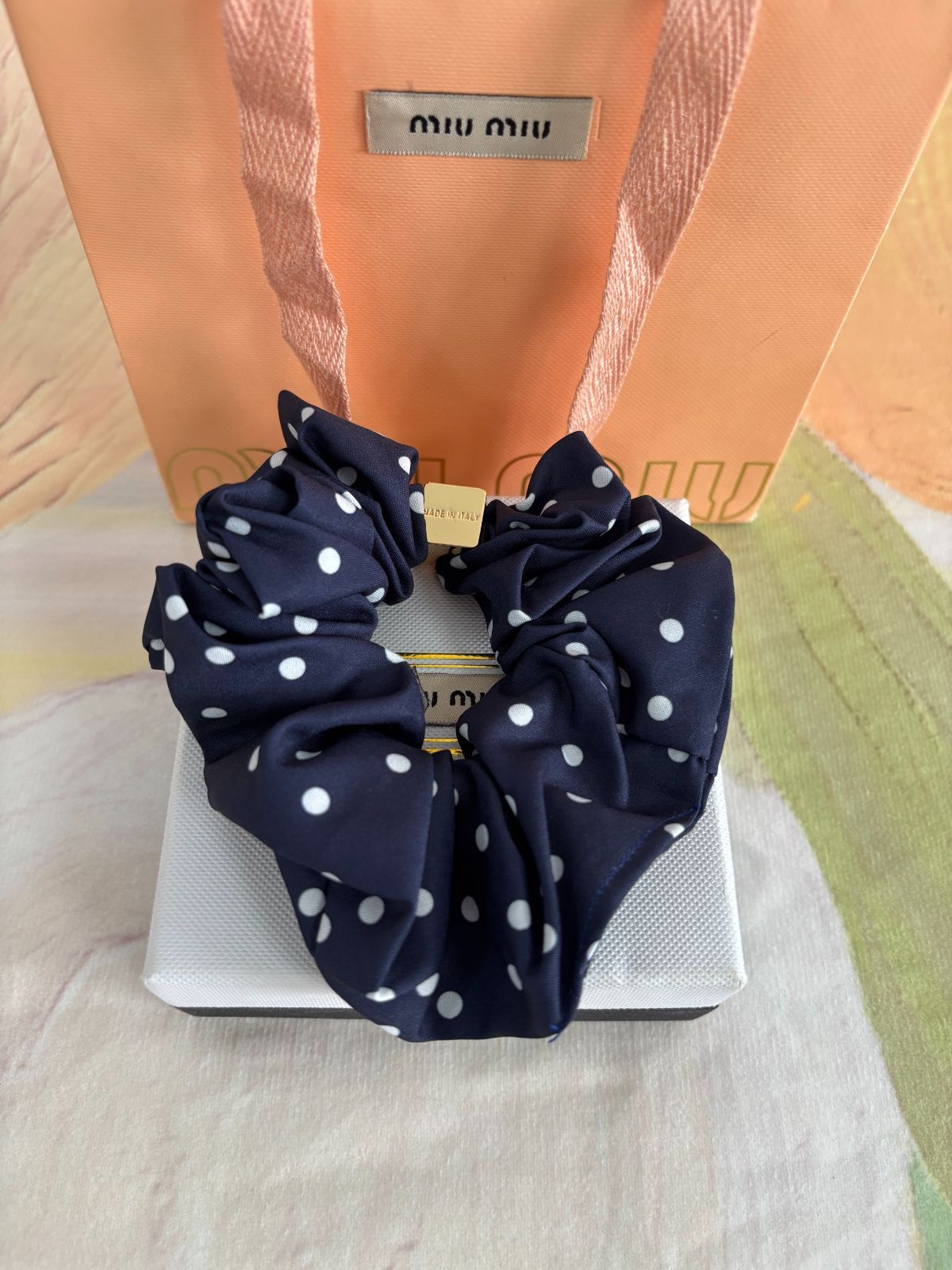 miu miu ドット柄 シュシュ ネイビー 美品 可愛 超美品【MiuMiu】ミュウミュウ ドット シュシュ - メルカリ