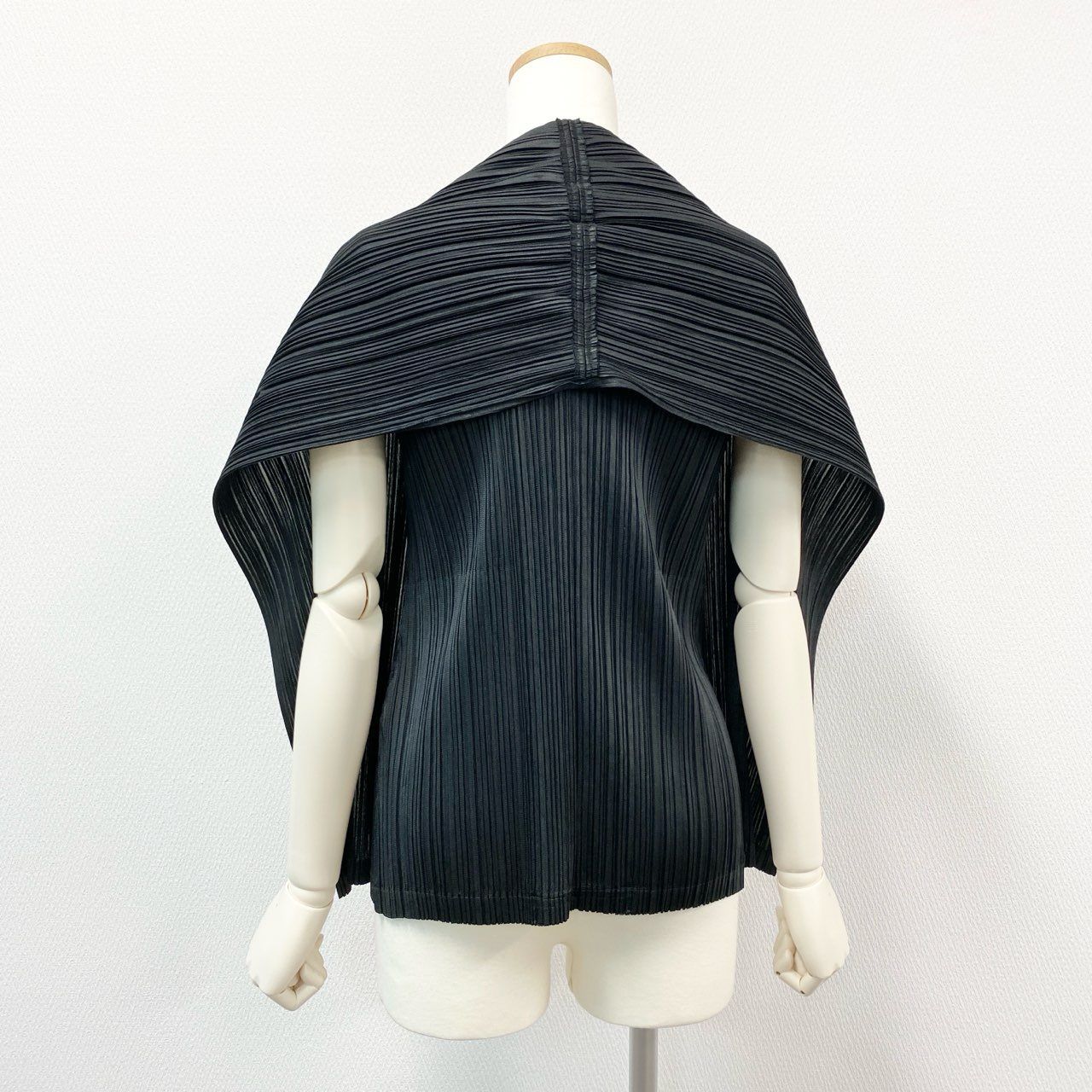 14 j 10 PLEATS PLEASE プリーツプリーズ フロントオープン ジレ ベスト イッセイミヤケ PP 21-JE 163 ブラック レディースu 02 t