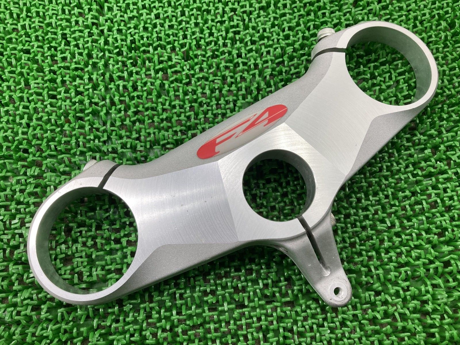 F4-1000RR トップブリッジ B3480 MVアグスタ 純正 バイク 部品 ZCGF610AA 58φ コンディション良好 割れ欠け無し 品薄 【中古】 81 F4-1000RR トップブリッジ B3480 MVアグスタ 純正 中古 バイク 部品