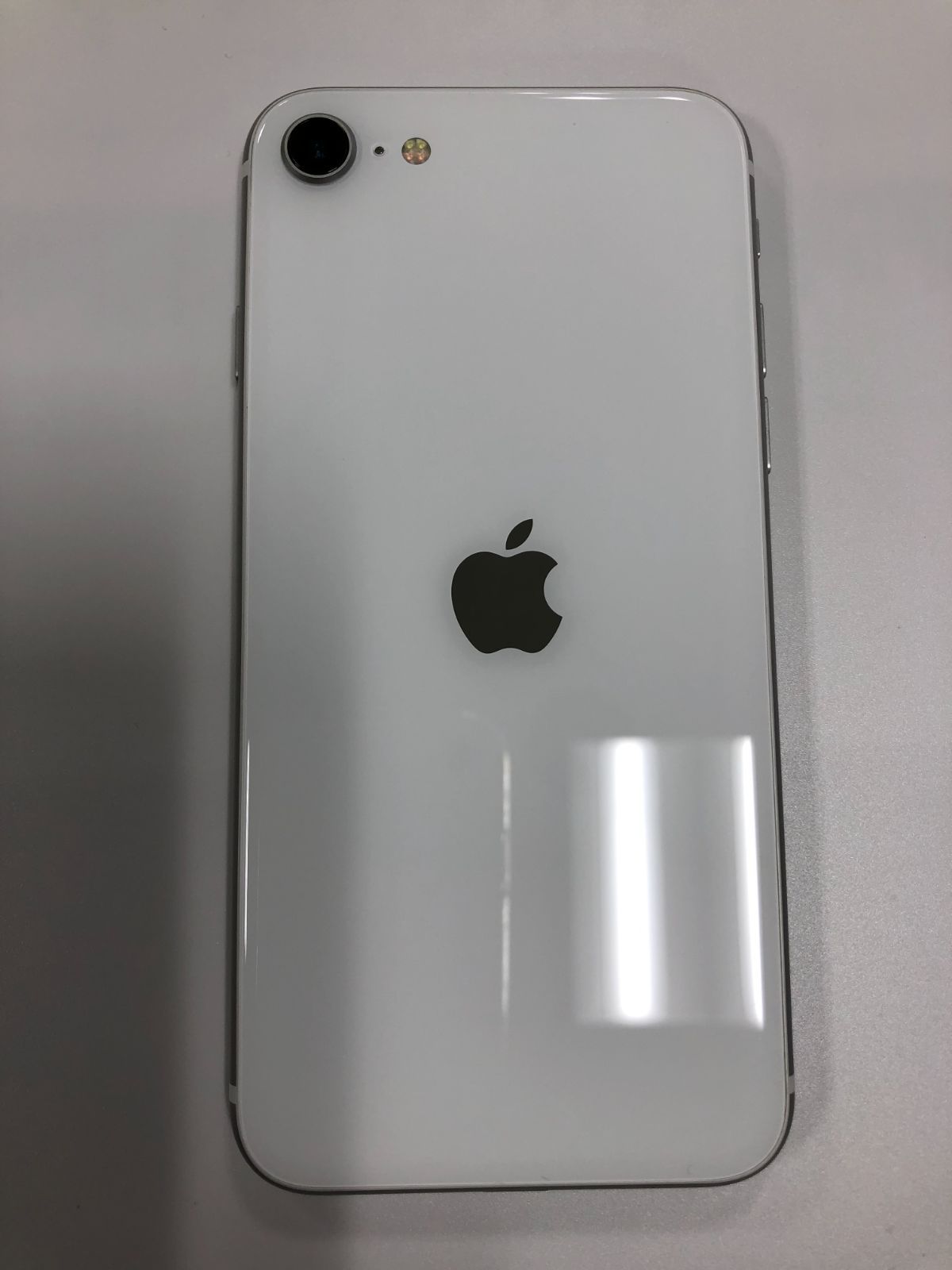 【中古】iPhone SE 第2世代 (SE2) 64GB ホワイト/ブラック バッテリ91％ SIMフリー キャリア無し