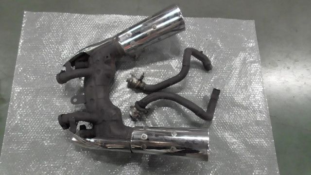 V-MAX JYA2WEE09KA005xxx の マフラー 傷 1757640382