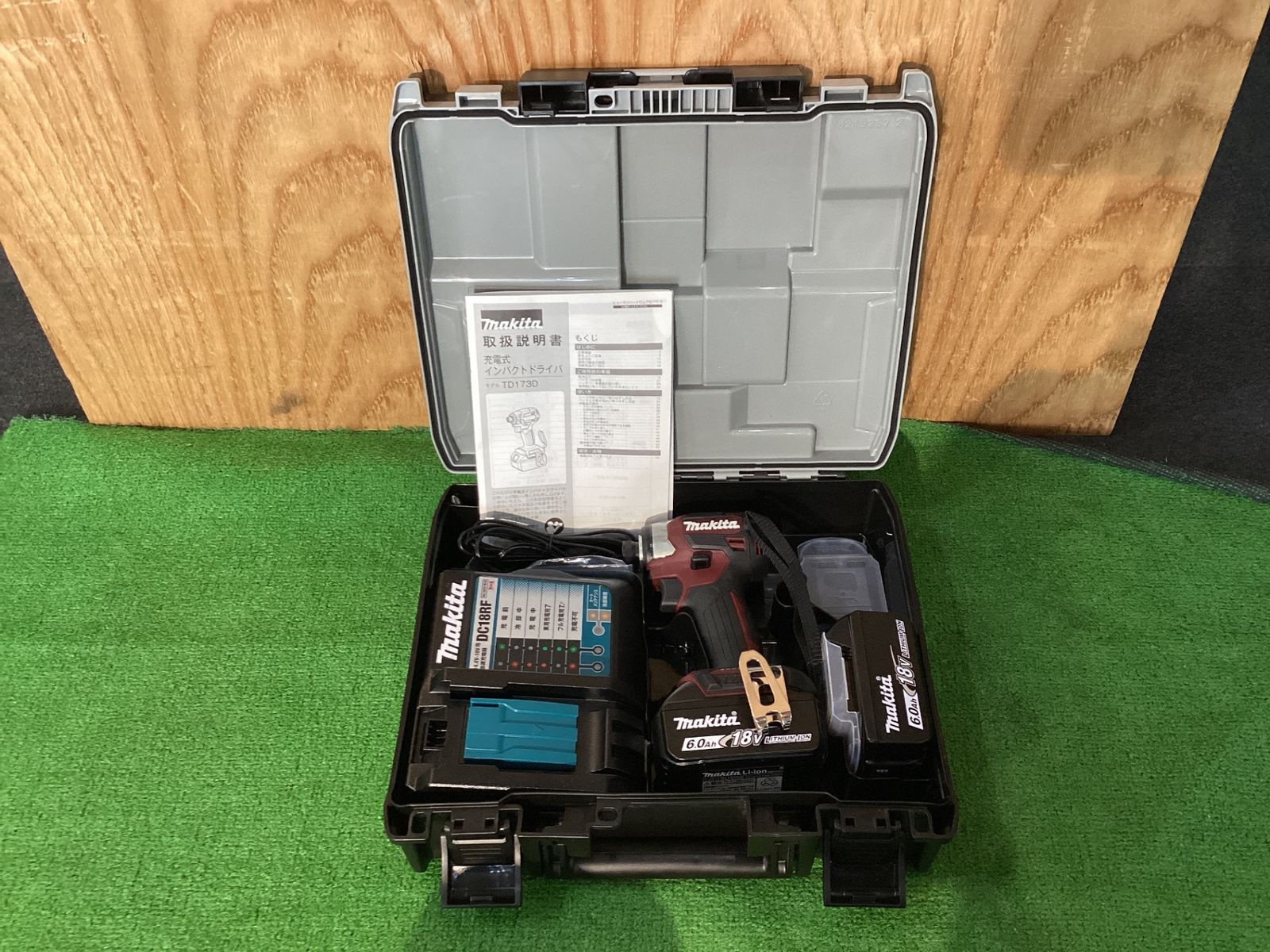 マキタ TD173DGXAR