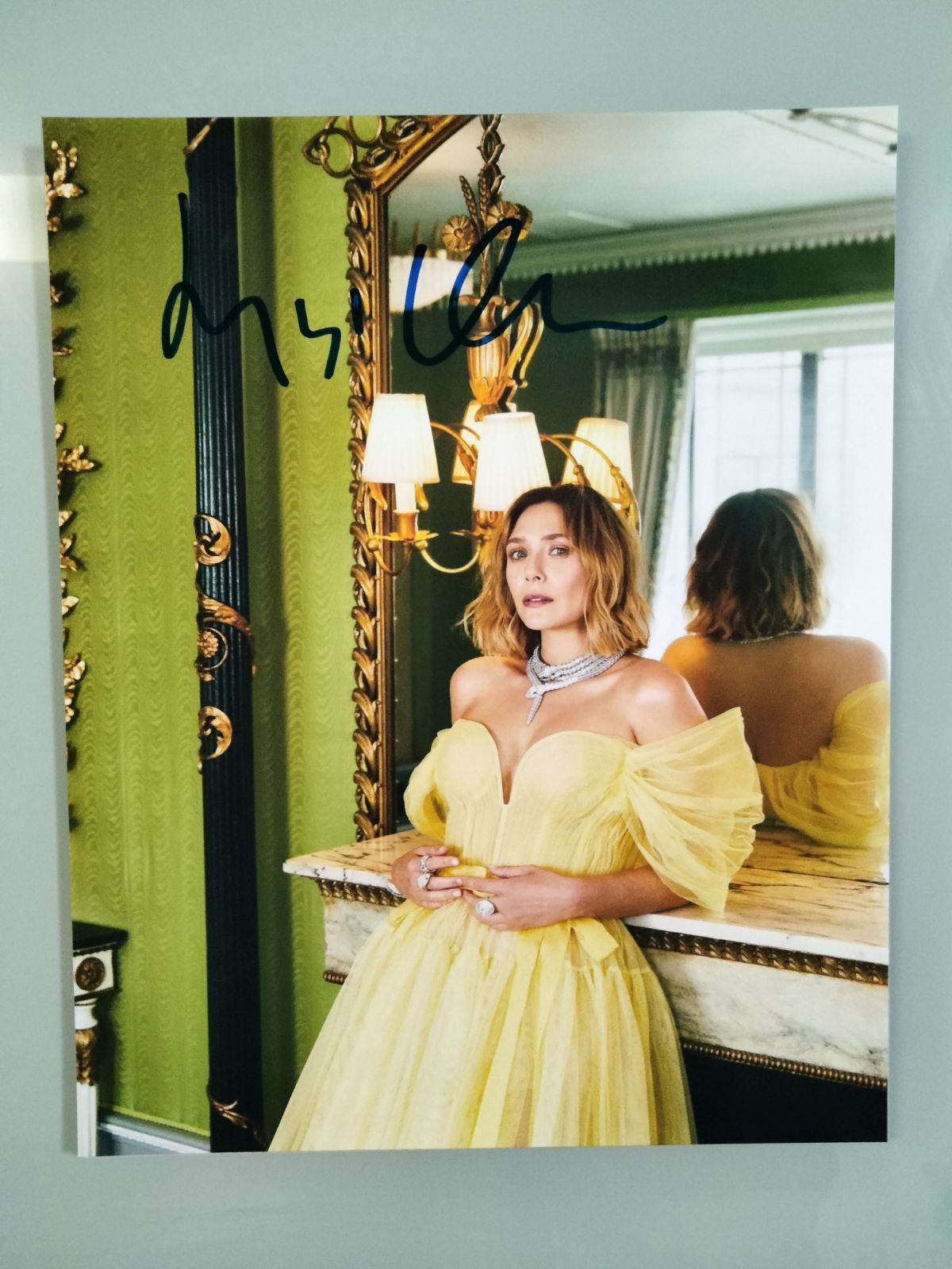 エリザベス・オルセン直筆サイン入り超大型写真Elizabeth Olsen⑥ セール中…エリザベス・オルセン直筆サイン入り超大型写真