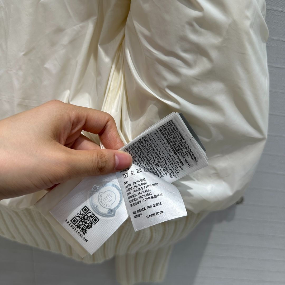 ♠ MONCLER