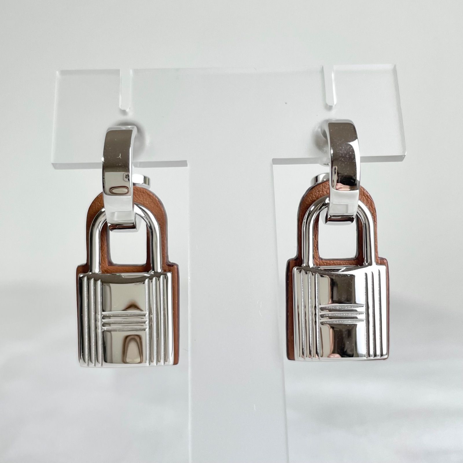 【超美品】HERMES エルメス オーケリー ピアス シルバー ブラウン D刻印 超美品】HERMES エルメス オーケリー ピアス シルバー ブラウン