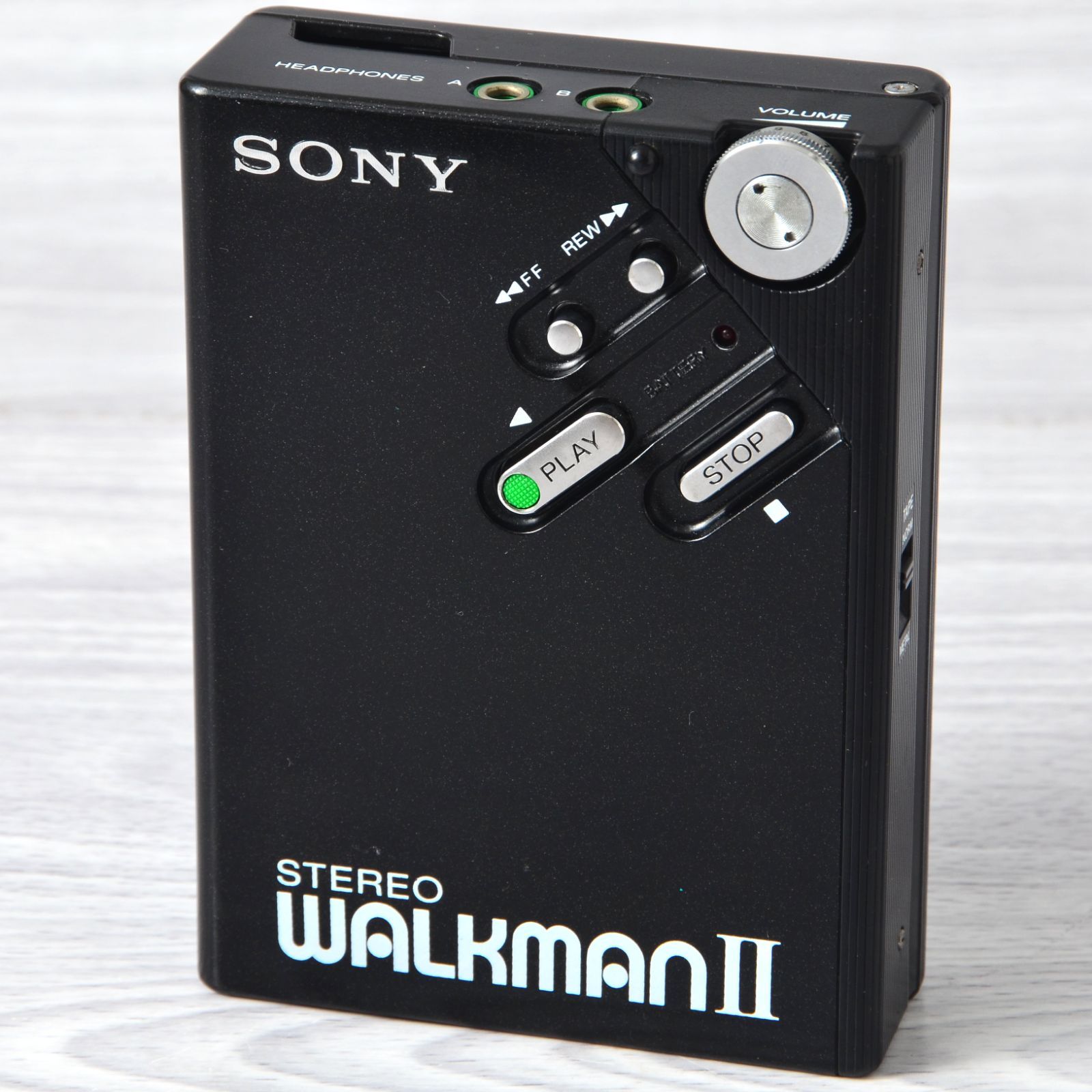 SONY WALKMAN WM-2 カセットウォークマン 銀 整備済 TY319 SONY WALKMAN WM-2 カセットウォークマン 銀 ケース付 修理