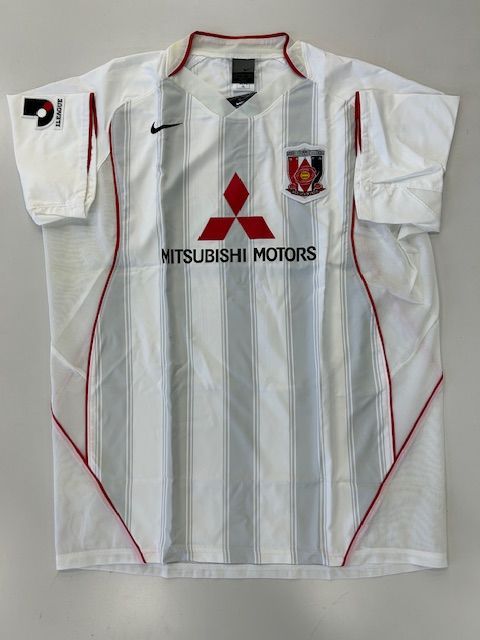 2004  NIKE ナイキ 浦和レッズ アウェイユニフォーム サイズXL  未使用タグ付き袋入り　デッドストック　ヴィンテージフットボールユニフォーム　alajin000143