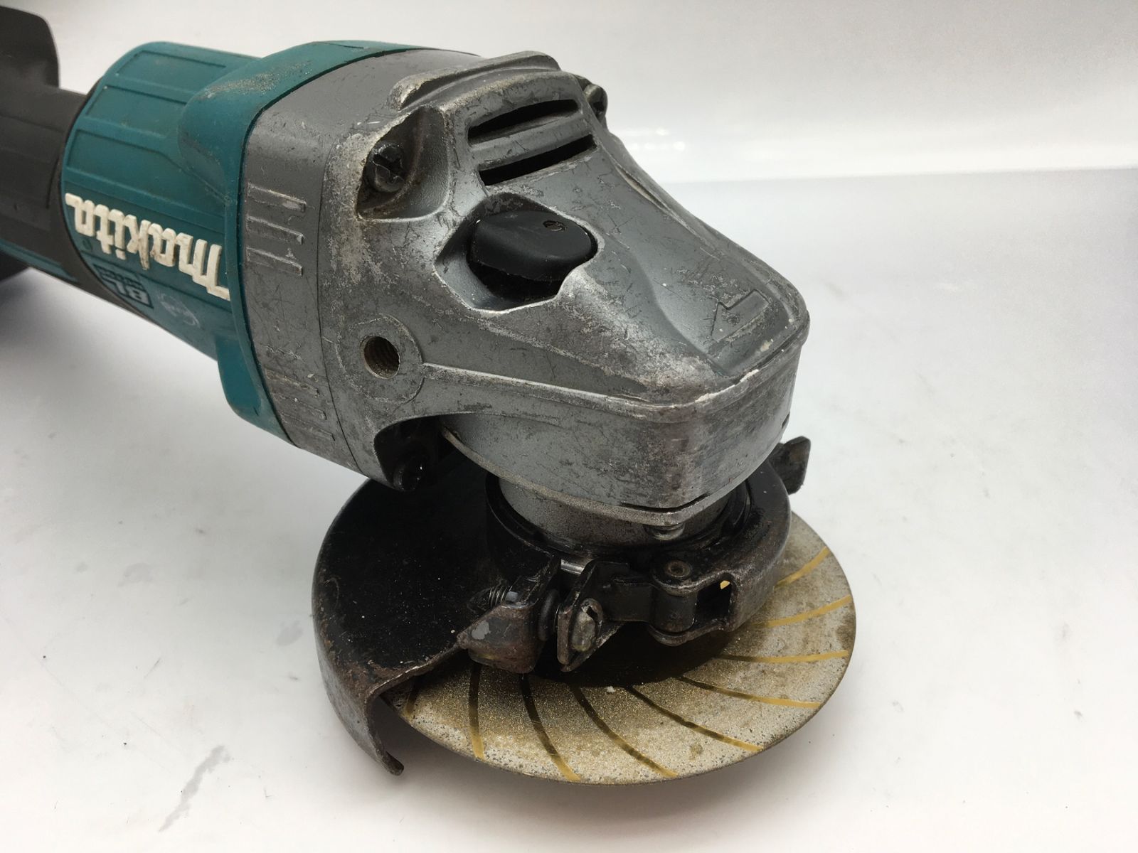 品 Makita マキタ 40Vmax100mmディスクグラインダ GA001GZ ITGY8HRUA4YG エコツール知立店 M02 HRDEVELOPMENT_JP