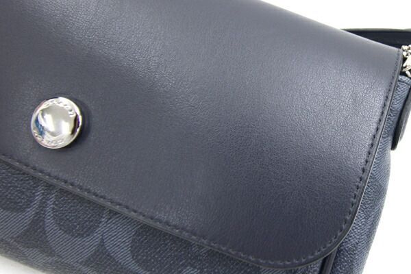 コーチ ショルダーバッグ シグネチャー リバーシブル 青 - メルカリ