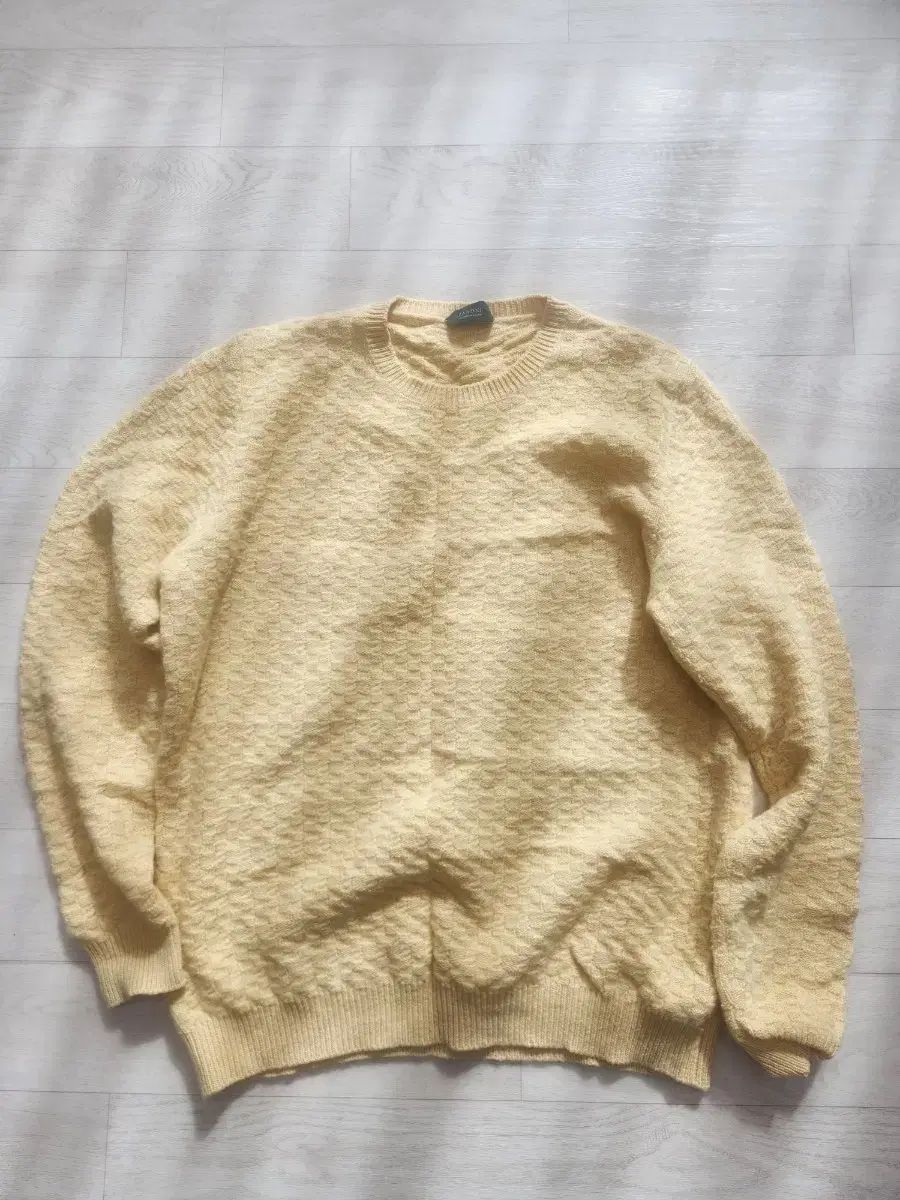 ZANONE のイェローニット サイズ50 実際100程度