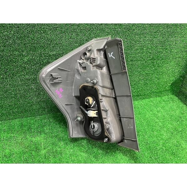 プリウスα ZVW40W 右テールランプ・テールライト G 7人 スタンレー 47  