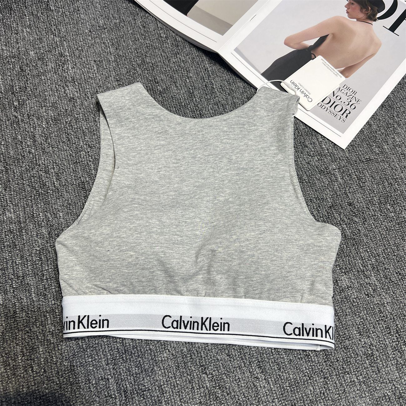 Calvin Klein Jeans☆ 可愛い オープンバック タンクトップ