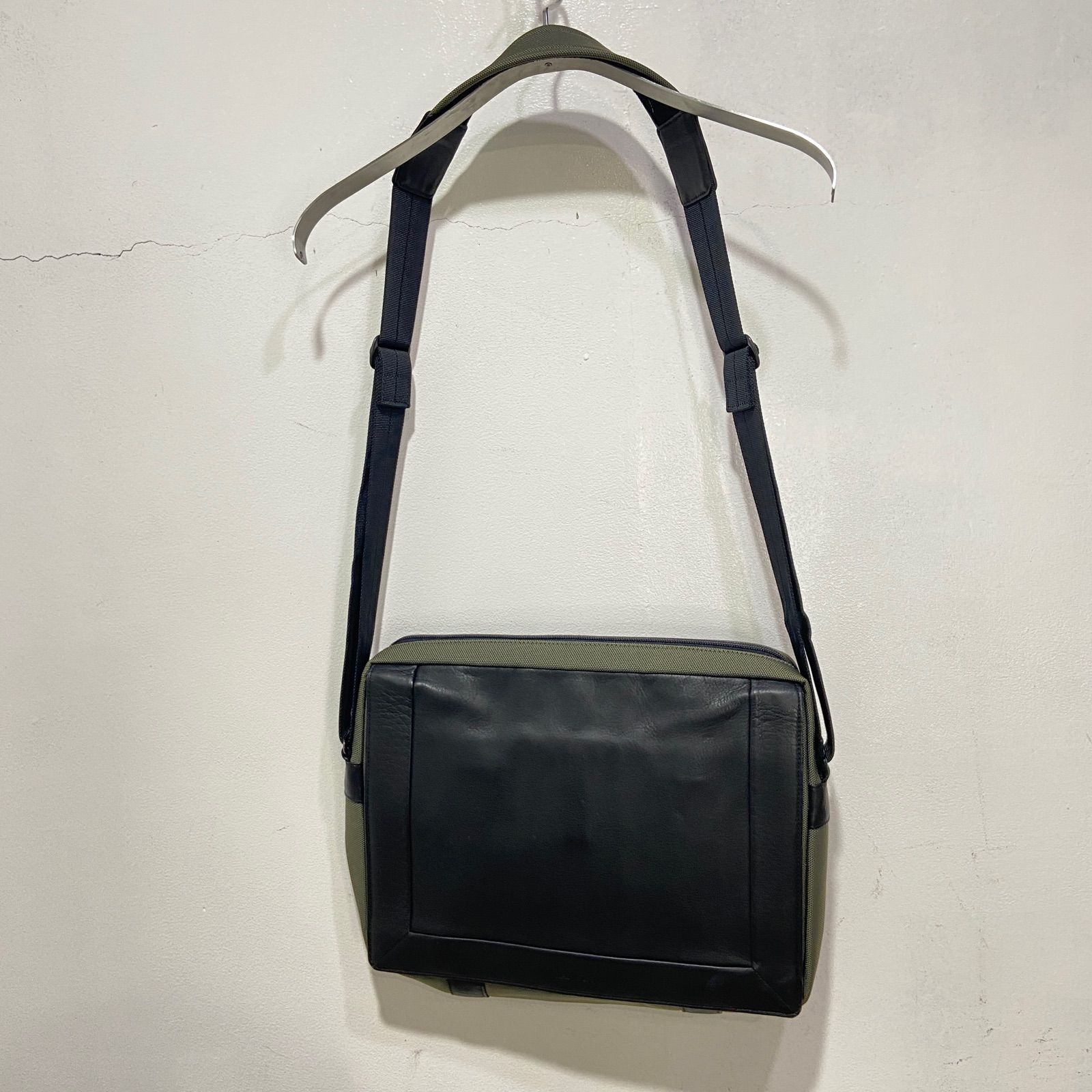 ☆LANVIN☆ランバン☆レザー切り替えショルダーバック☆多機能ポケット 
