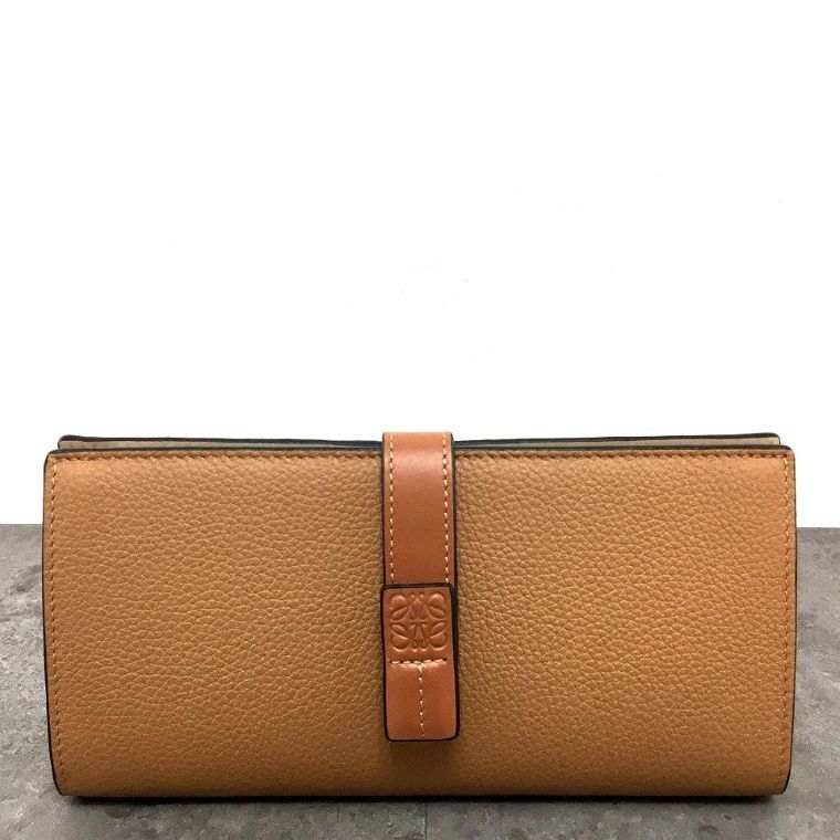 LOEWE 長財布