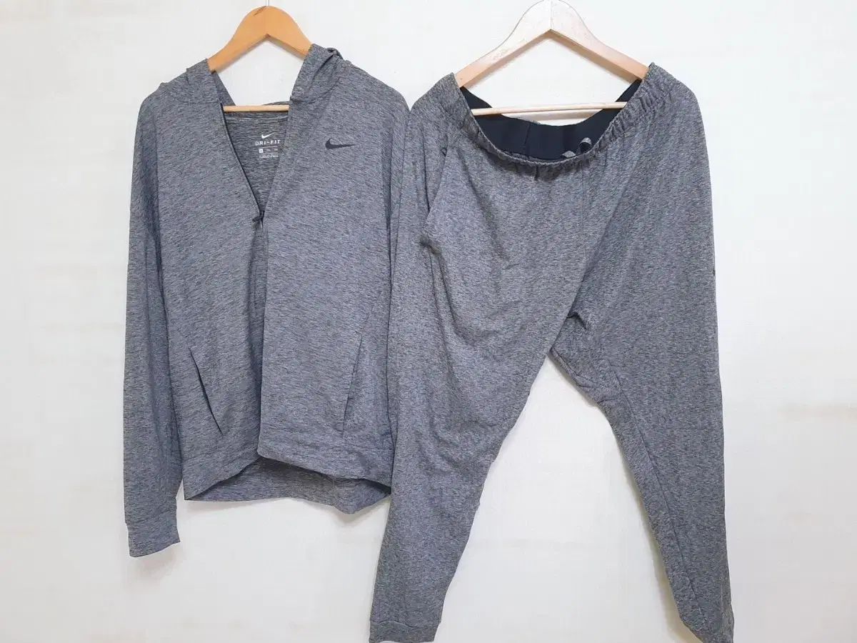 Nike(ナイキ） トレーニングウェア グレー