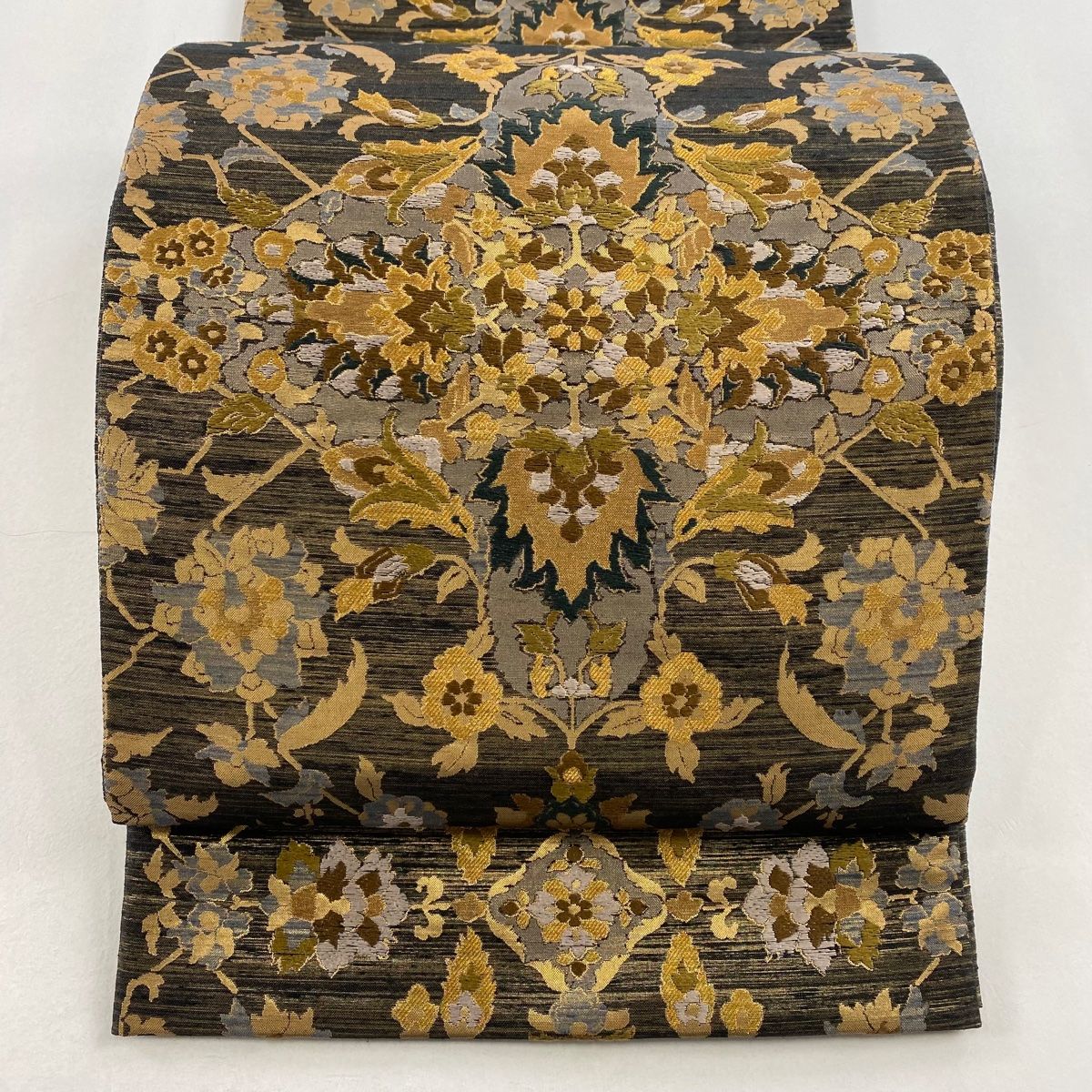 8424円から値引き中 ◇ 着物 名品 袋帯 金色 幾何学 草花 螺鈿 引箔 お太鼓柄 正絹 8424円から値引き中 ◇着物 名品 袋帯 クリーム 幾何学 虎 草花 薄 金糸