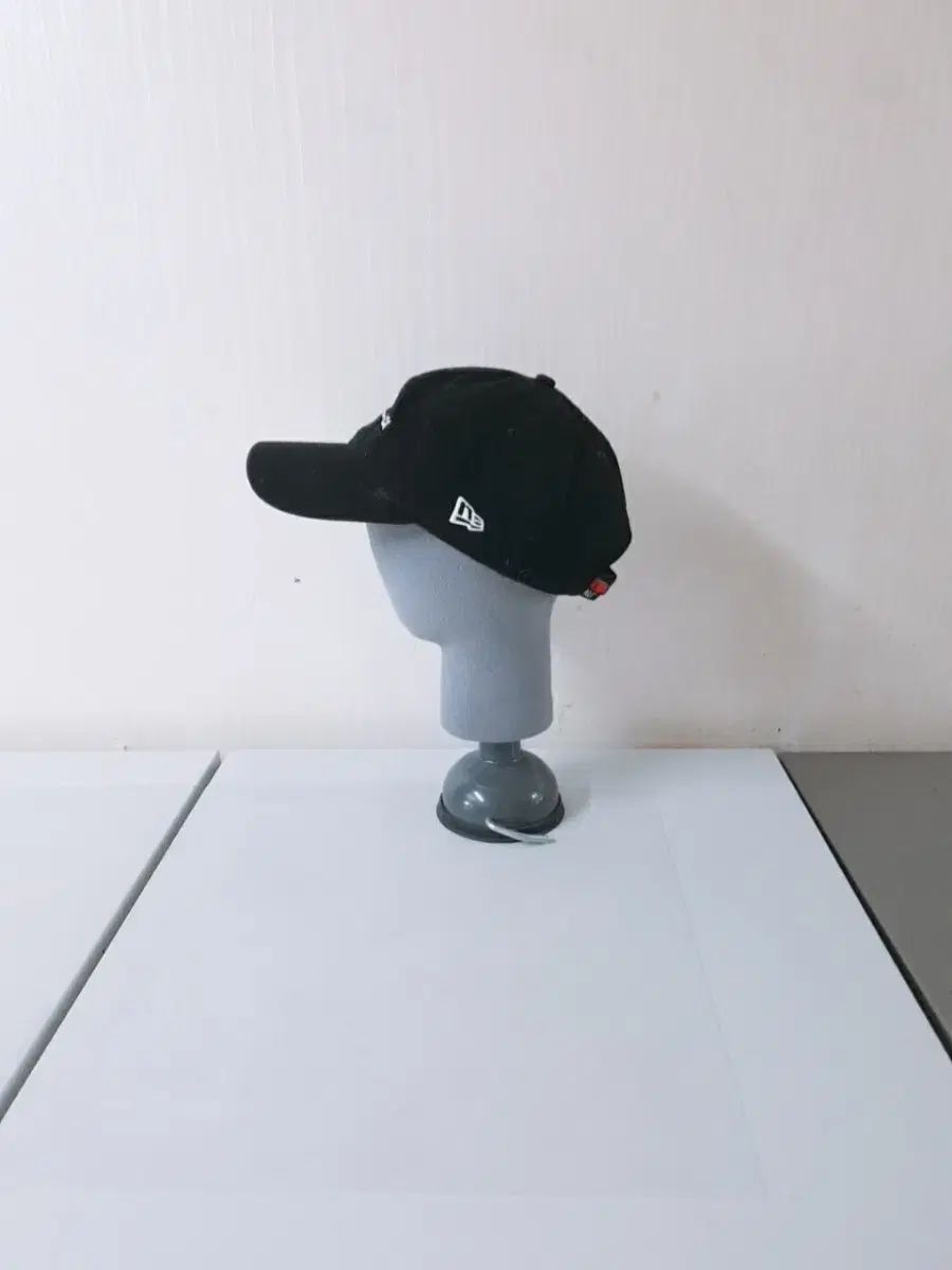 【雷市場（ポンジャン）商品韓国直送】 NEW ERA(ニューエラ) ブラックハット ボールキャップ 帽子 ベースボールキャップ