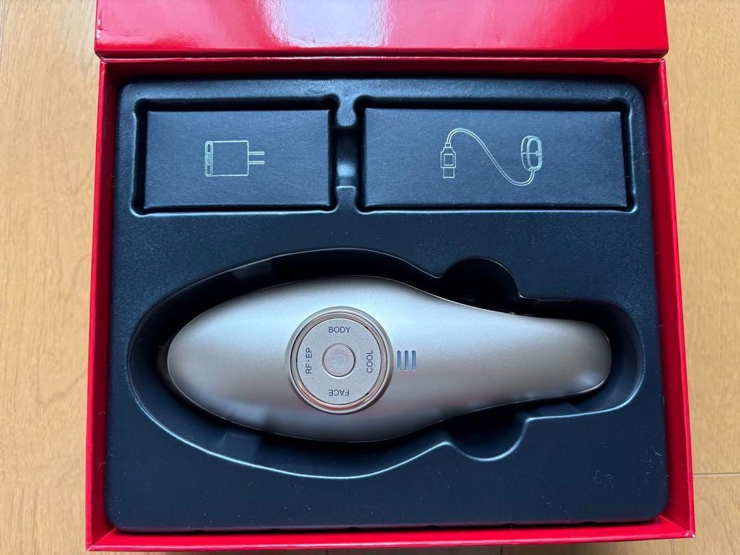 MEラボンエクラ Eclat 美顔器 充電器付き Eclat 美顔器