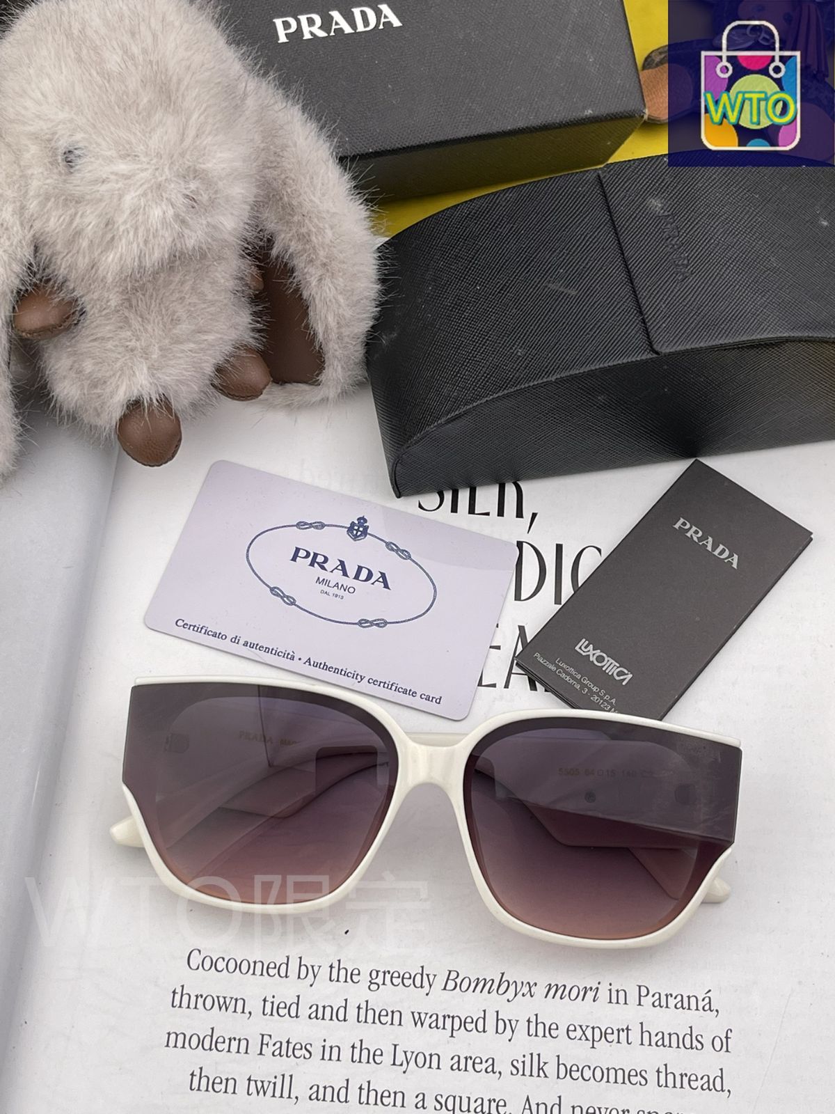 Prada 今日限定特価！】プラダ クラシックな四角形デザインの