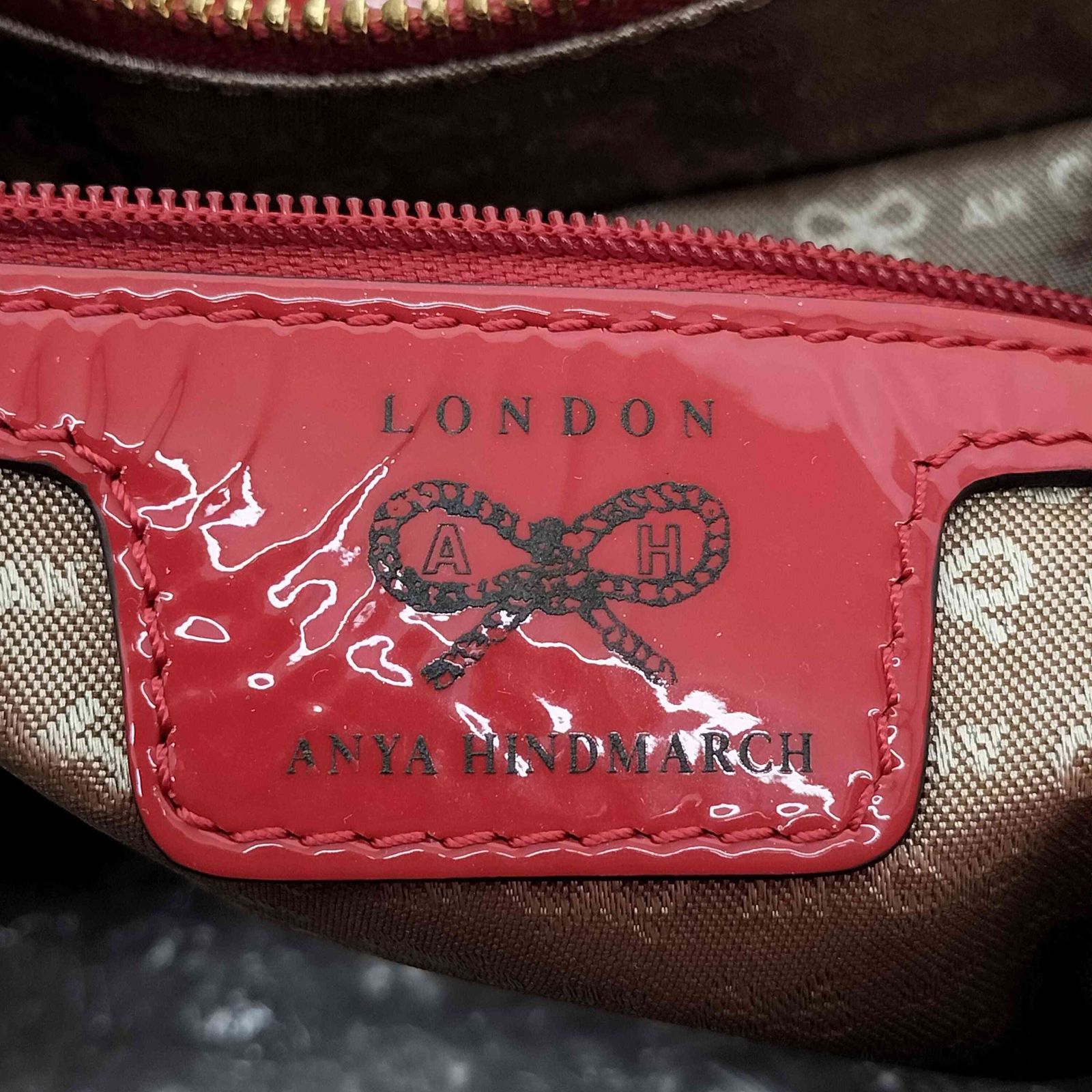 アニヤハインドマーチ ANYA HINDMARCH ロゴプレート エナメル トート 