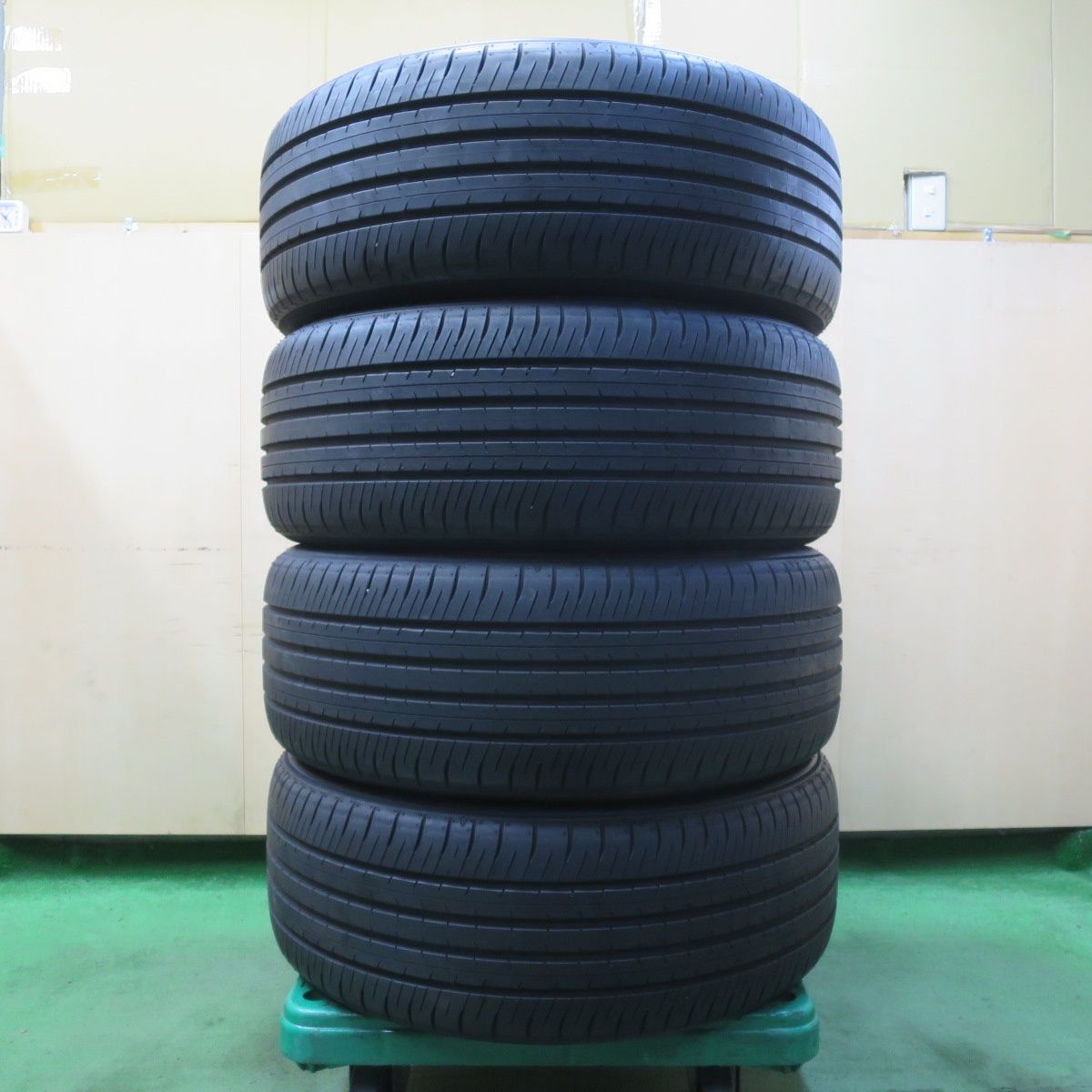 ほぼ新車外し 24年 245|45R20 ダンロップ e. スポーツマックス タイヤ 20インチ e.SPORTMAXX クラウンセダン ハリアー RAV4 CX-8 CX-5 等 5052603イノタ