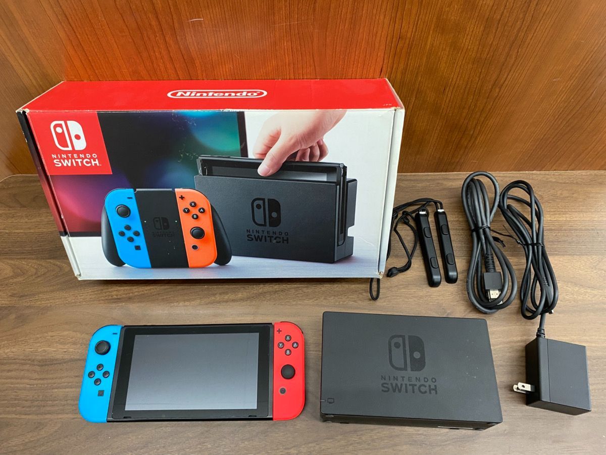 Nintendo Switch 本体 青/赤 ジョイコン 付属品付き ※ジョイコン接続部不良有