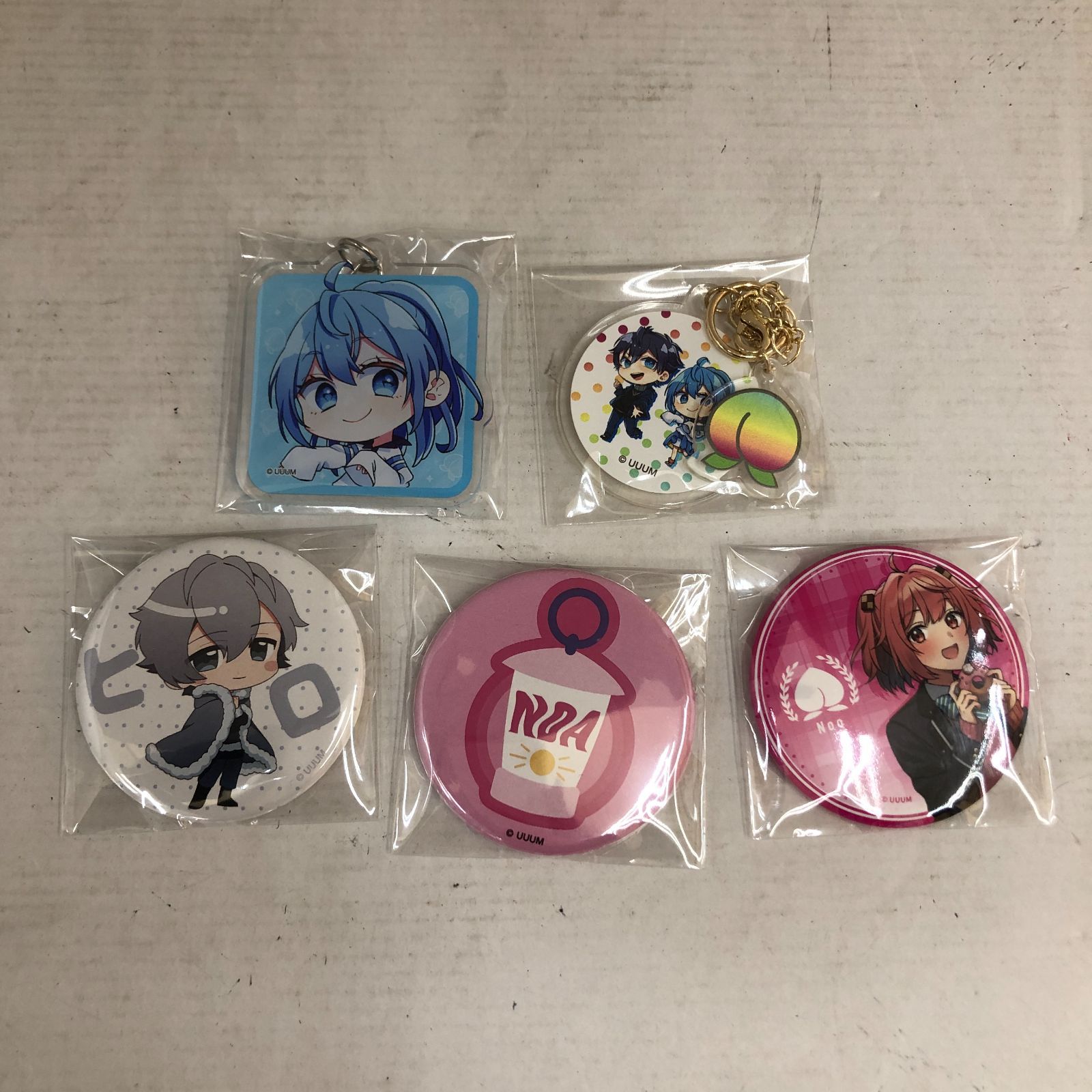 03m0831 カラフルピーチ グッズまとめ 缶バッチ アクリルスタンド