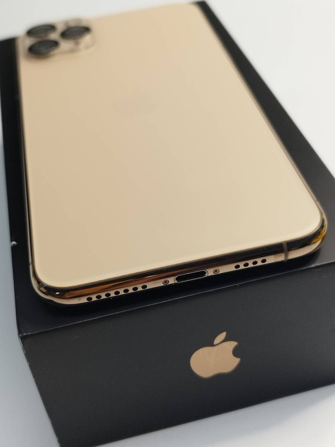 【SIMロックなし】iPhone 11 Pro Max/256GB/A2218〈NWHL2J/A〉 SIMロックなし】iPhone 11 Pro Max/256GB/A2218〈NWHL2J/A〉 - メルカリ