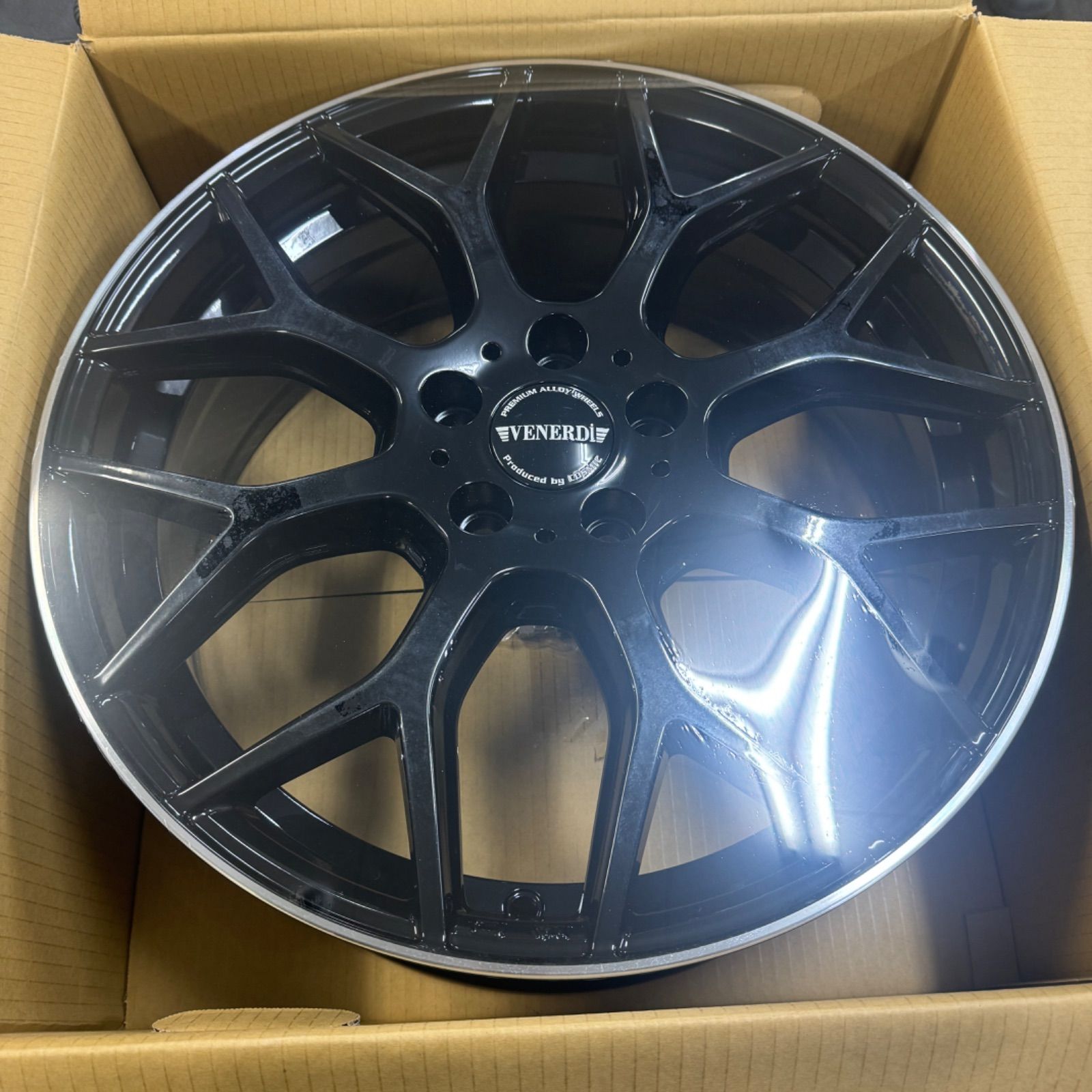 4本セット み コスミック レジェーロ 19インチ 7.5j 52 PCD114.3 ピアノブラック