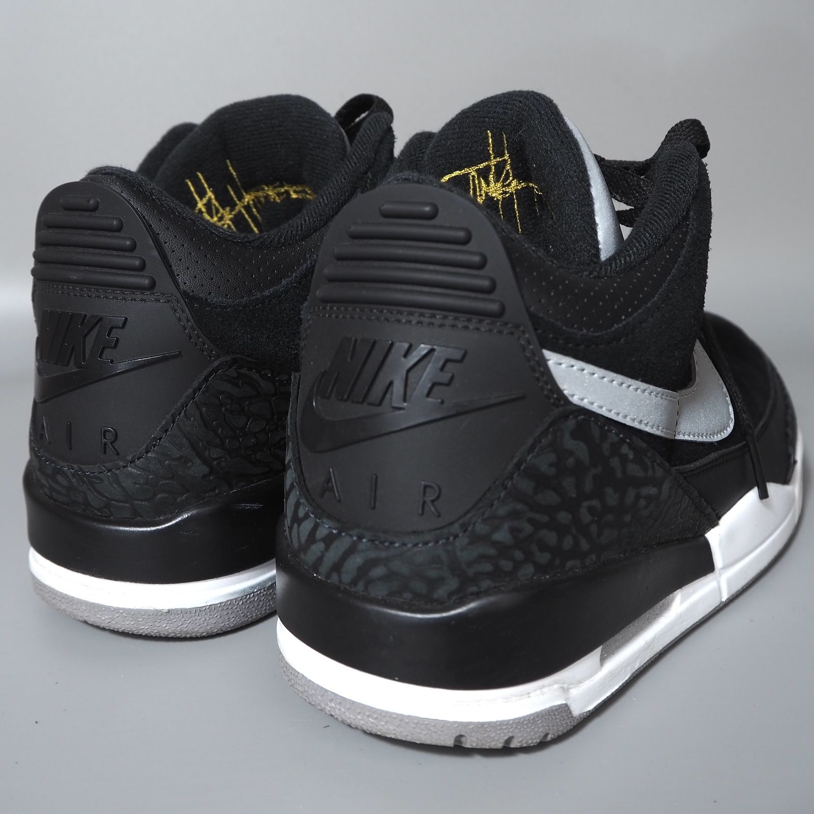 ナイキ NIKE AIR JORDAN 3 Retro Tinker Black Cement Gold エア 