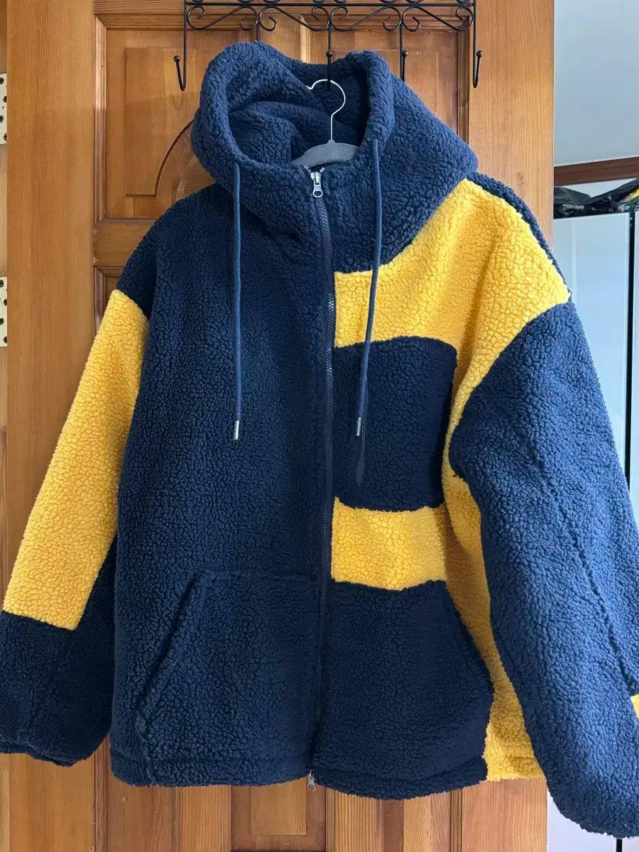 服を整理する