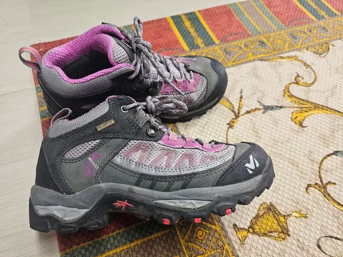 MILLET ミレー GORE-TEX ゴアテックス レディース登山靴 235