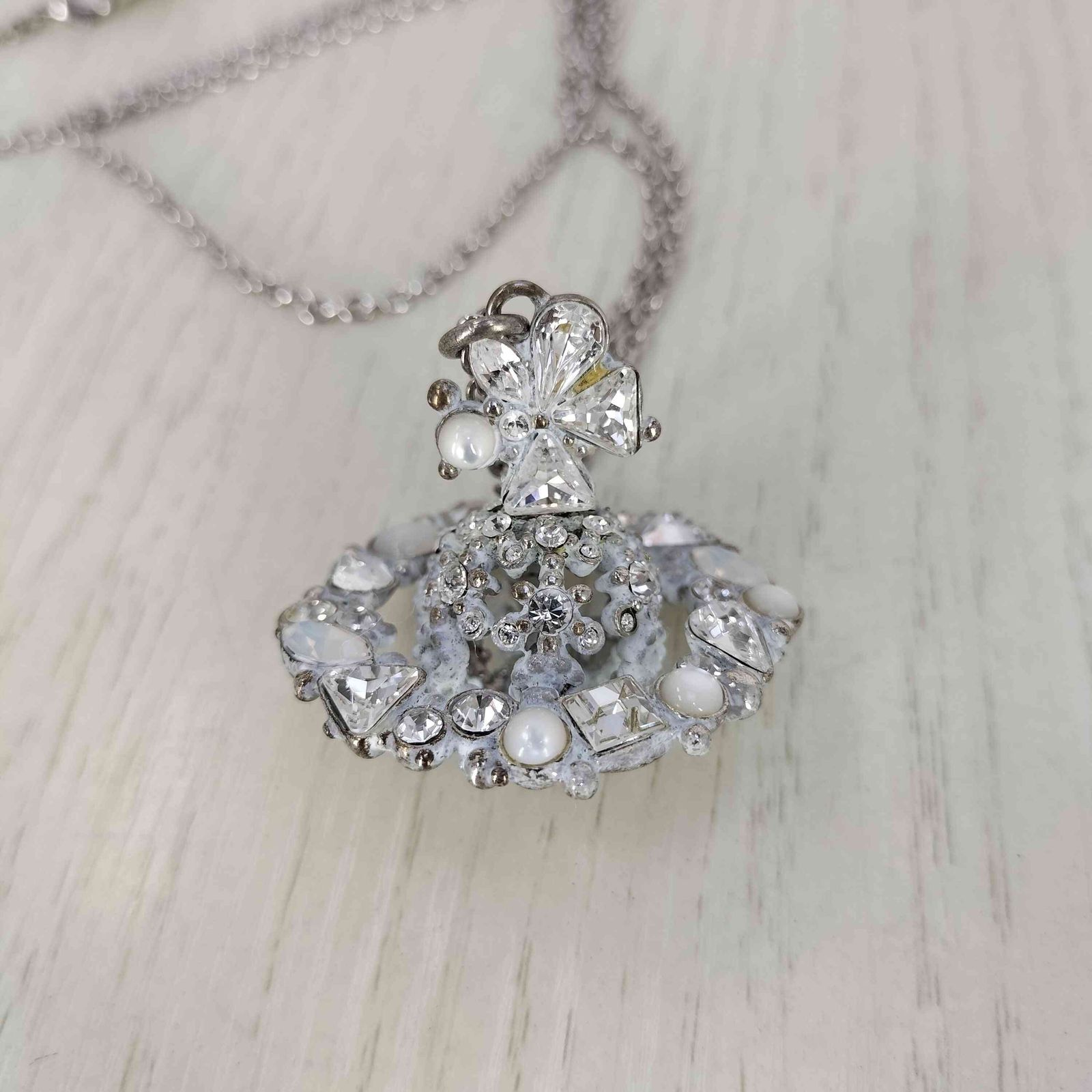 激レア⭐︎未使用Vivienne Westwood スノーフレークネックレス ヴィヴィアンウエストウッド Vivienne Westwood Snowflake 3D Orb