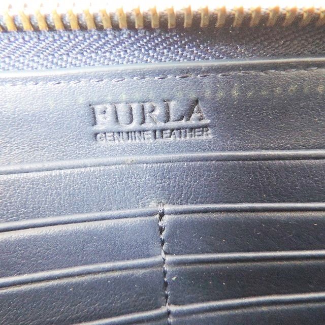 FURLA(フルラ) 長財布 - ダークネイビー パンチング/ラウンドファスナー レザー