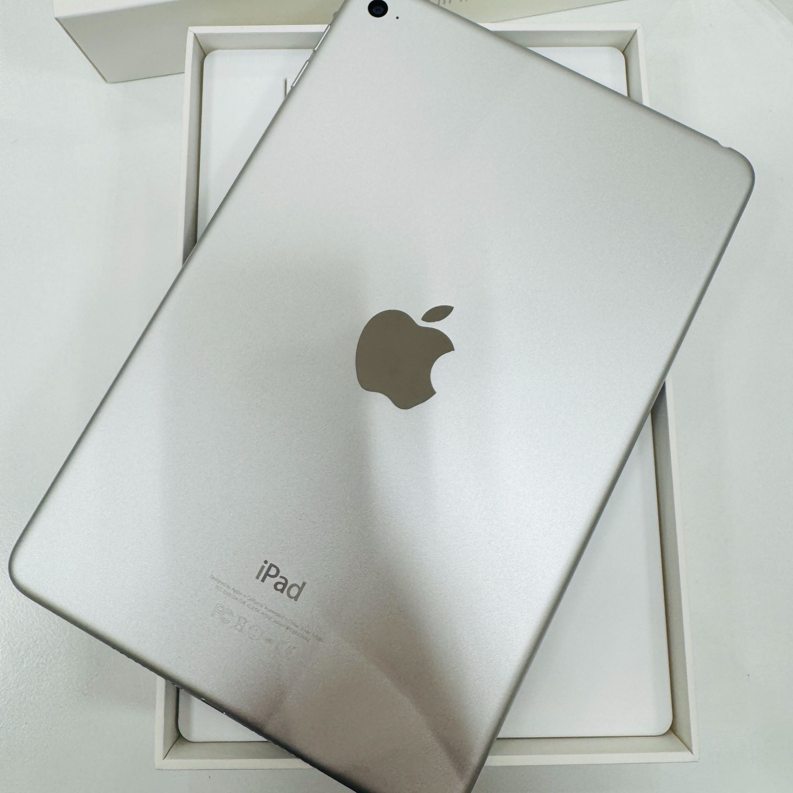 【美品】Apple iPad mini シルバー タブレット A【初期化済み】iPad mini 4 128GB A1538 シルバー Apple