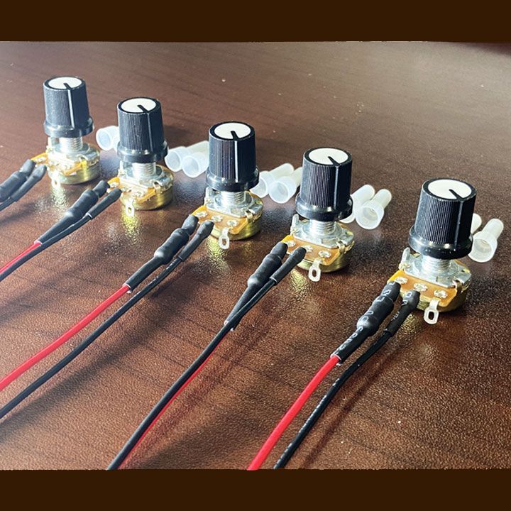 パチンコ・パチスロ用　無段階ボリューム　100個セット 71UTik-3CGL._AC_UL210_SR210,