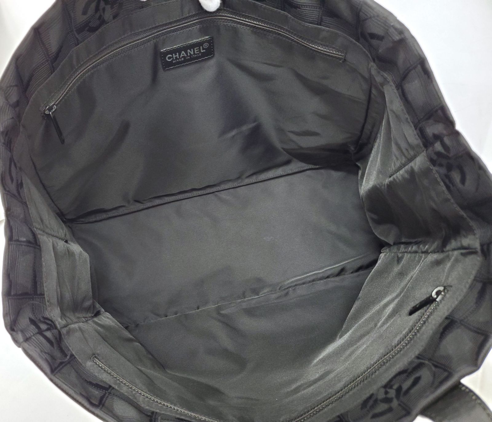 ⭐️極美品⭐️シャネル　ニュートラベルラインMM トートバッグ　ナイロン　黒 極美品 シャネル ニュートラベルラインMM トートバッグ ナイロン