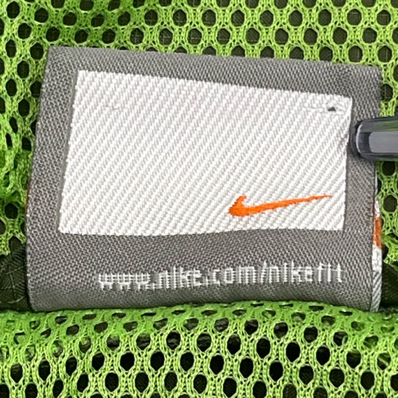 NIKE ナイキ 裏メッシュ フルジップ ベスト M カーキ 蛍光 緑