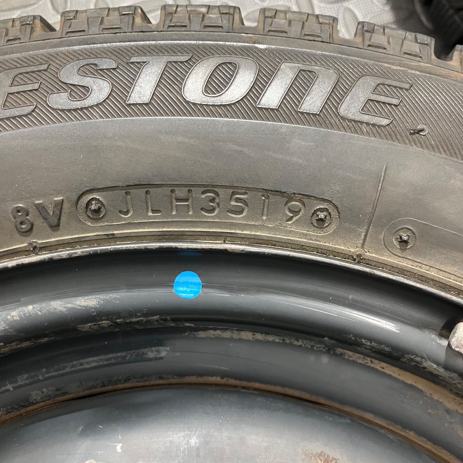 スタッドレスタイヤ