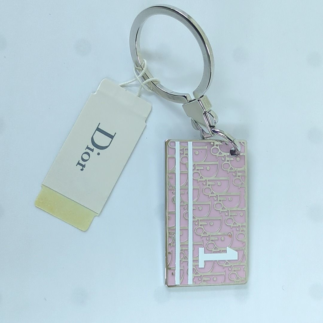 クリスチャンディオール トロッター プレートキーホルダー ピンク