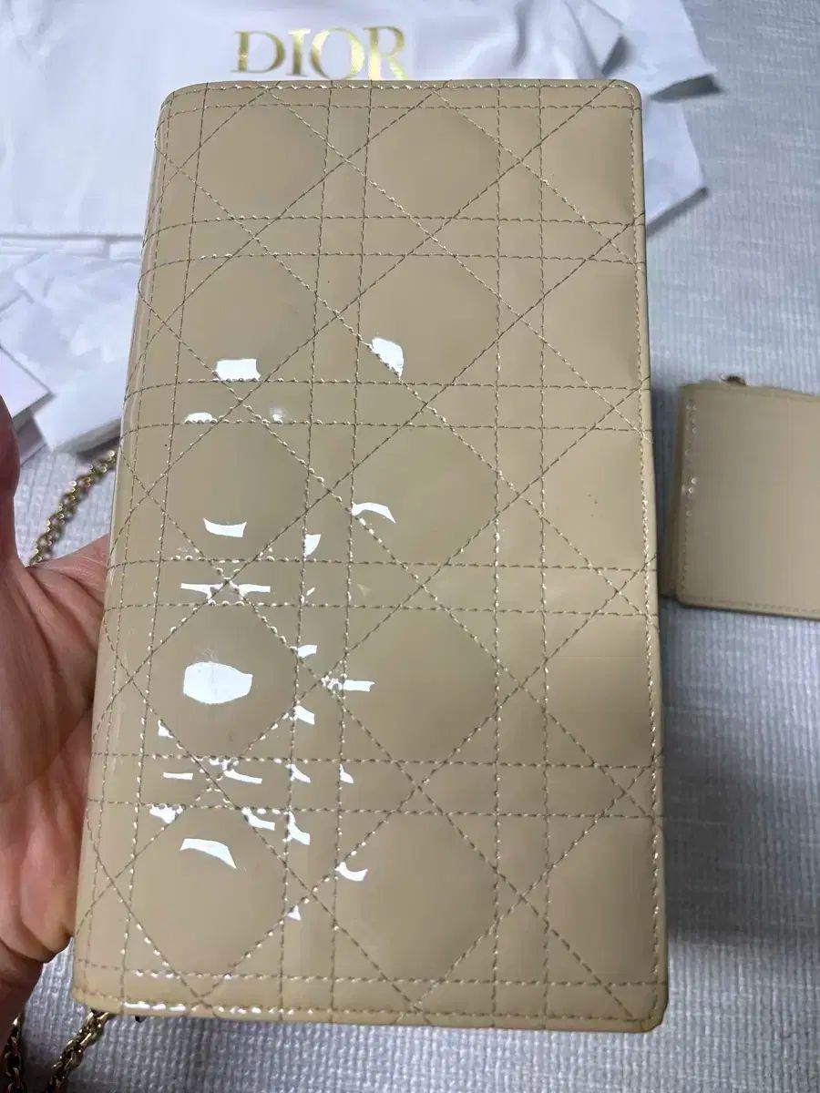 チェーンポーチ