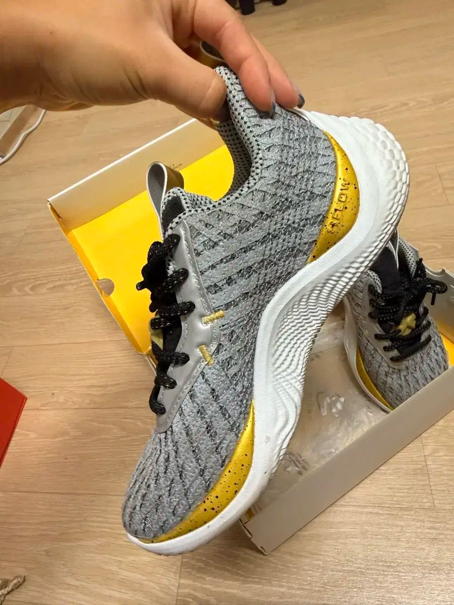 UNDER ARMOUR(アンダーアーマー) カリー 10 ウルフ 女性用 UNDER ARMOUR(アンダーアーマー) カリー 10 ウルフ 女性用