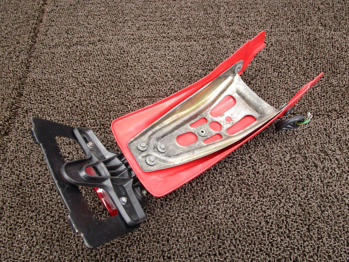 テールランプ A6081